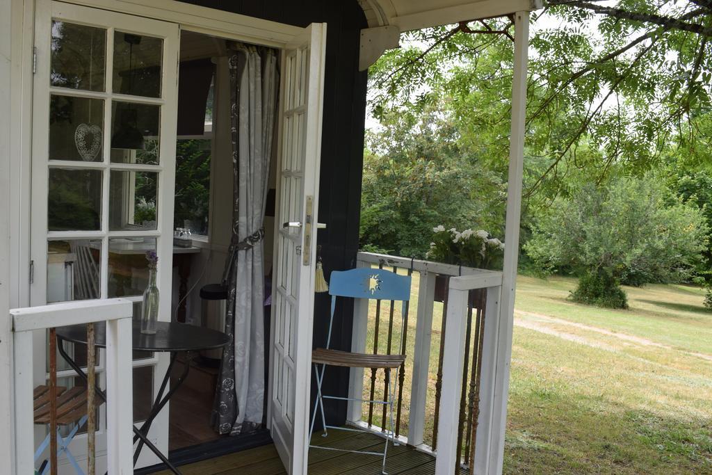 Camping Chez Francis Bed and Breakfast Loupiac  Εξωτερικό φωτογραφία
